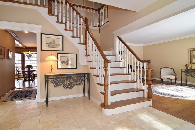 664 Grange Ct, Wheaton, IL 60189 photo 2