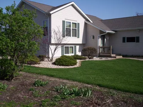 417 Oak St, Spring Valley, IL 61362 photo 1