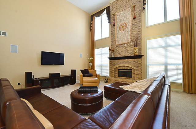 1210 S Commons Dr, Aurora, IL 60504 photo 7