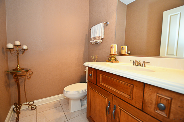 1210 S Commons Dr, Aurora, IL 60504 photo 14