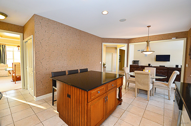 1210 S Commons Dr, Aurora, IL 60504 photo 12