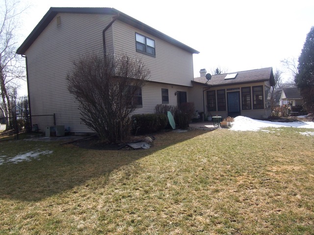 503 Shenandoah Trl, Elgin, IL 60123 photo 3