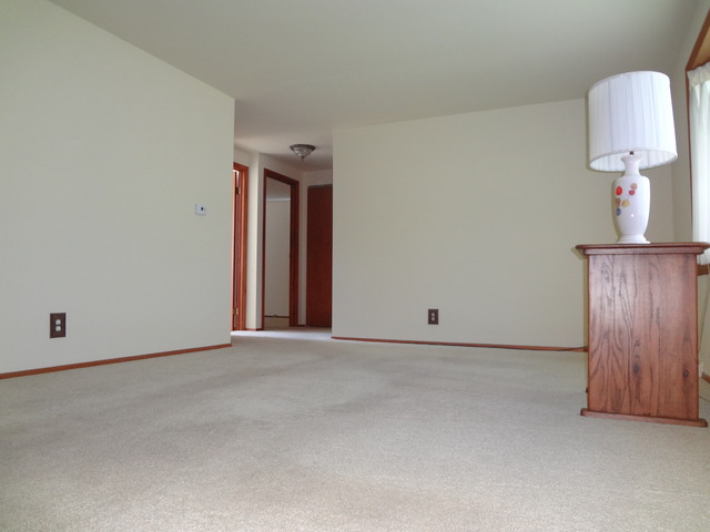340 E Benton St, Oswego, IL 60543 photo 6