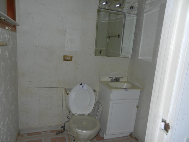 2761 Circle Dr, Markham, IL 60428 photo 3