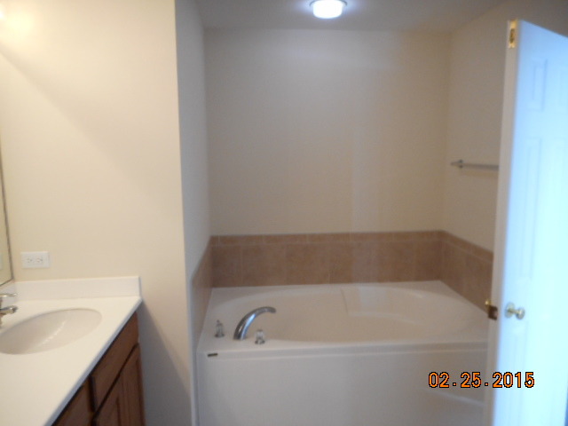 1602 Edinburgh Dr #99-5, Bartlett, IL 60103 photo 12