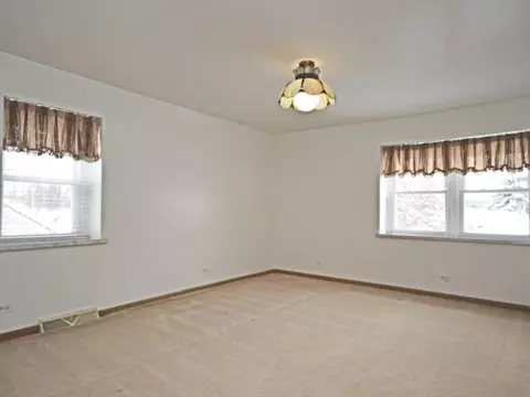 9043 Bartlett Ave, Brookfield, IL 60513 photo 11