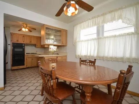 9043 Bartlett Ave, Brookfield, IL 60513 photo 7