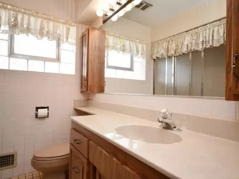 9043 Bartlett Ave, Brookfield, IL 60513 photo 10
