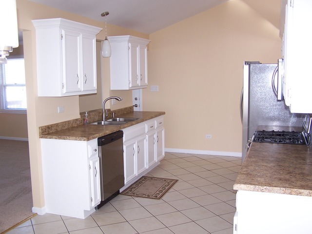 2805 W Douglas St, Joliet, IL 60435 photo 5