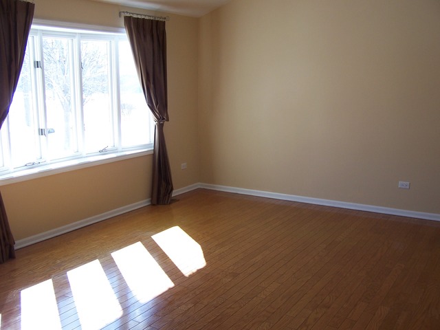 2805 W Douglas St, Joliet, IL 60435 photo 2