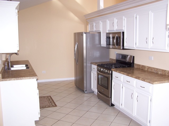 2805 W Douglas St, Joliet, IL 60435 photo 4