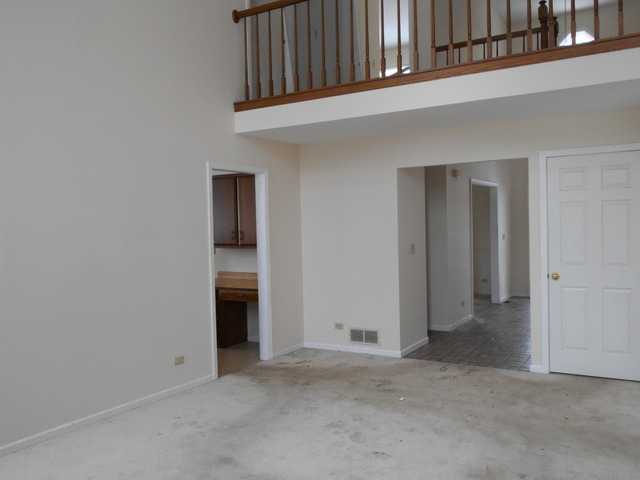 705 Canyon Ln, Elgin, IL 60123 photo 4