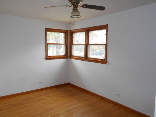 368 N Commonwealth Ave, Elgin, IL 60123 photo 9