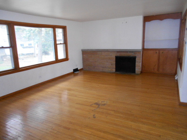 368 N Commonwealth Ave, Elgin, IL 60123 photo 4
