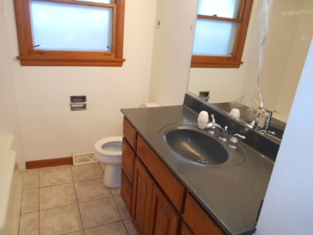 368 N Commonwealth Ave, Elgin, IL 60123 photo 11