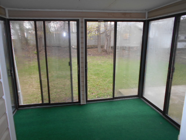 368 N Commonwealth Ave, Elgin, IL 60123 photo 12