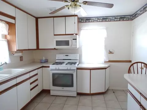 912 E 8th St, Lockport, IL 60441 photo 5