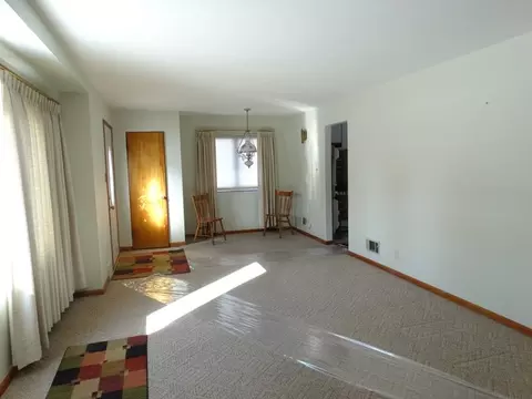 912 E 8th St, Lockport, IL 60441 photo 3
