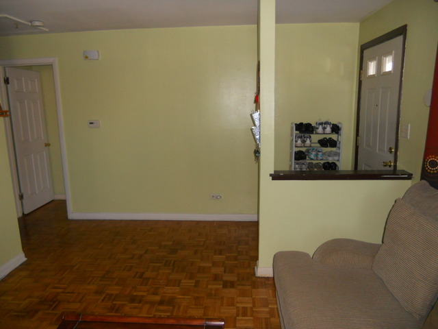 813 Valley Stream Dr #a, Wheeling, IL 60090 photo 2