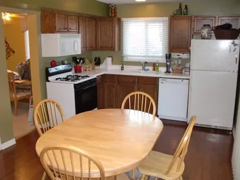 540 Hampton Ln, Roselle, IL 60172 photo 2