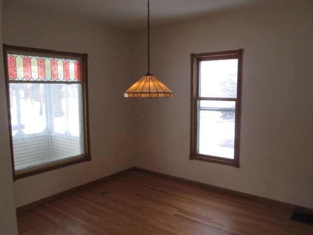 447 Delles Rd, Wheaton, IL 60187 photo 4