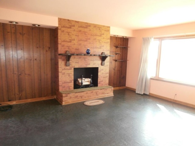 31777 Hillside Dr, Mchenry, IL 60051 photo 2