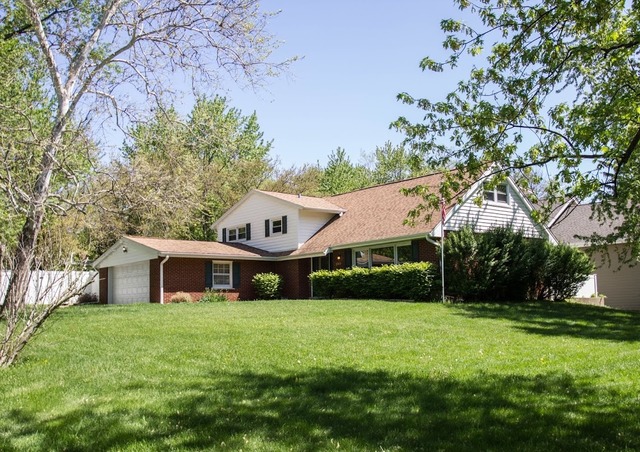 240 80th St, Willowbrook, IL 60527 photo 2