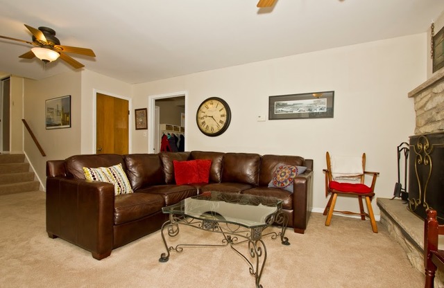 240 80th St, Willowbrook, IL 60527 photo 9