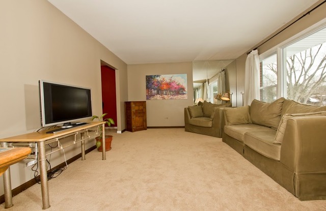 240 80th St, Willowbrook, IL 60527 photo 5