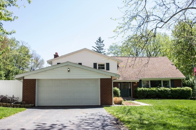 240 80th St, Willowbrook, IL 60527 photo 1
