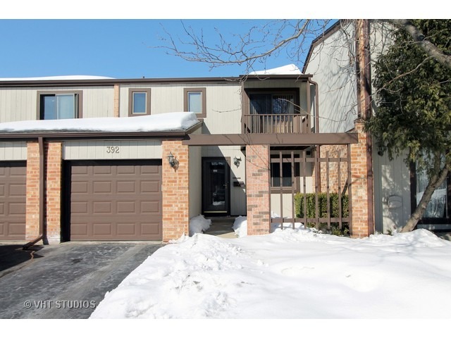 392 Elm Dr, Wheeling, IL 60090 photo 1