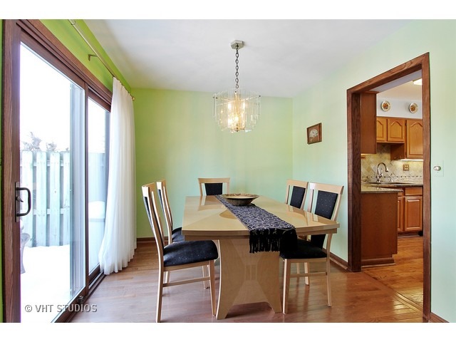 392 Elm Dr, Wheeling, IL 60090 photo 8