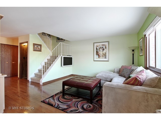 392 Elm Dr, Wheeling, IL 60090 photo 4