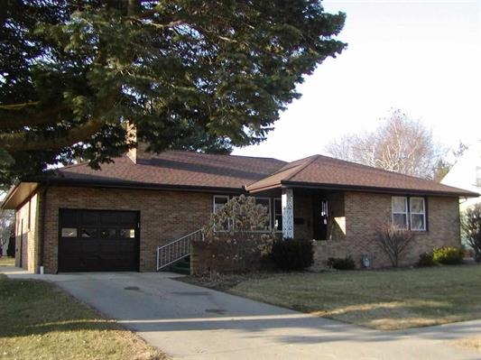 207 W 1st St, Mount Morris, IL 61054 photo 1
