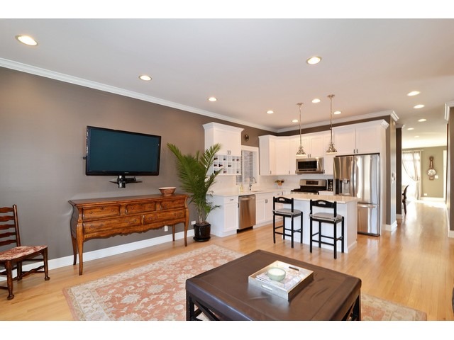 2021 N Oakley Ave, Chicago, IL 60647 photo 8