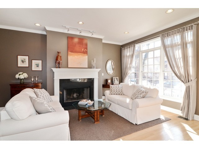 2021 N Oakley Ave, Chicago, IL 60647 photo 5