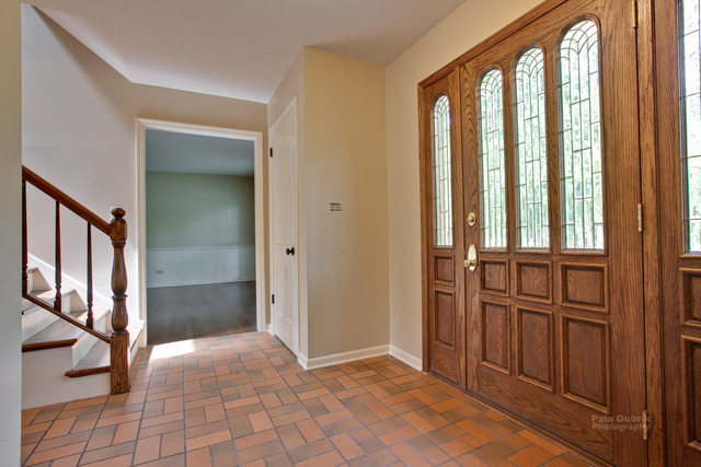 205 Cold Spring Rd, Barrington, IL 60010 photo 2