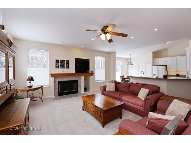 357 Adam Ct, Cary, IL 60013 photo 1