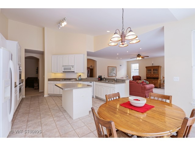 357 Adam Ct, Cary, IL 60013 photo 6