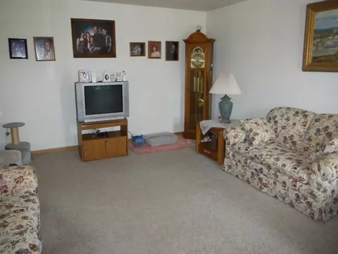 719 11th St, Peru, IL 61354 photo 3
