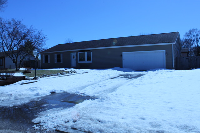 807 Nancy Ln, Mchenry, IL 60051 photo 1