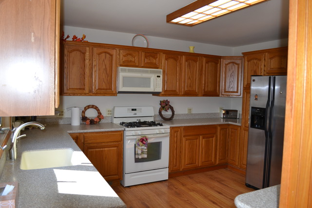 807 Nancy Ln, Mchenry, IL 60051 photo 2