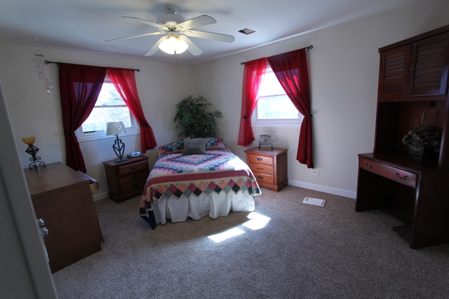 807 Nancy Ln, Mchenry, IL 60051 photo 10