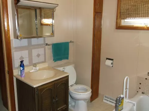 518 E Walnut St, Oglesby, IL 61348 photo 9