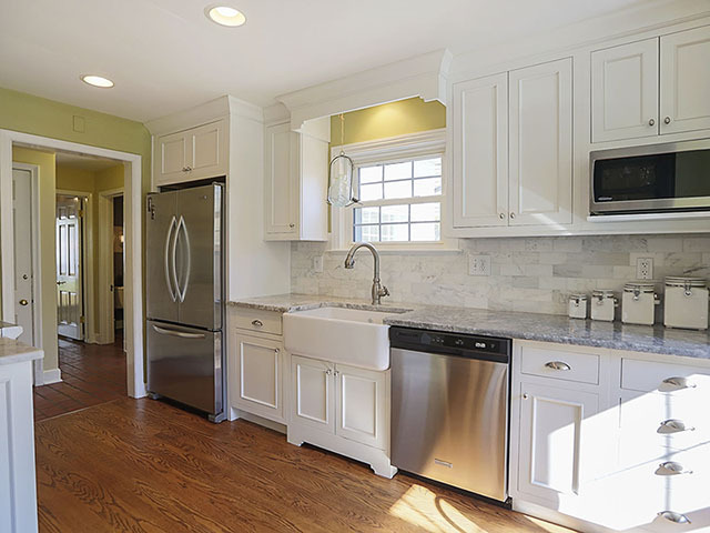 415 E Hillside Ave, Barrington, IL 60010 photo 3