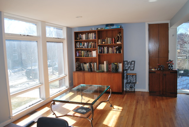 1050 E 49th St, Chicago, IL 60615 photo 3
