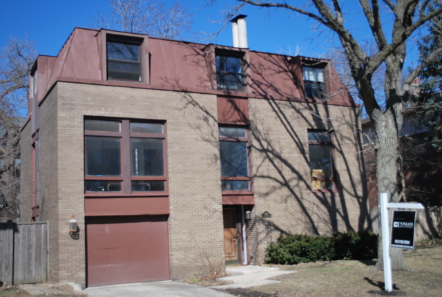 1050 E 49th St, Chicago, IL 60615 photo 1