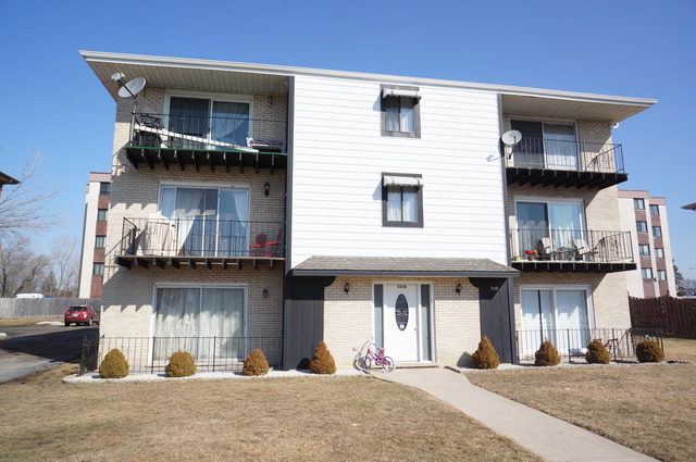 7230 W 86th St #2a, Bridgeview, IL 60455 photo 1