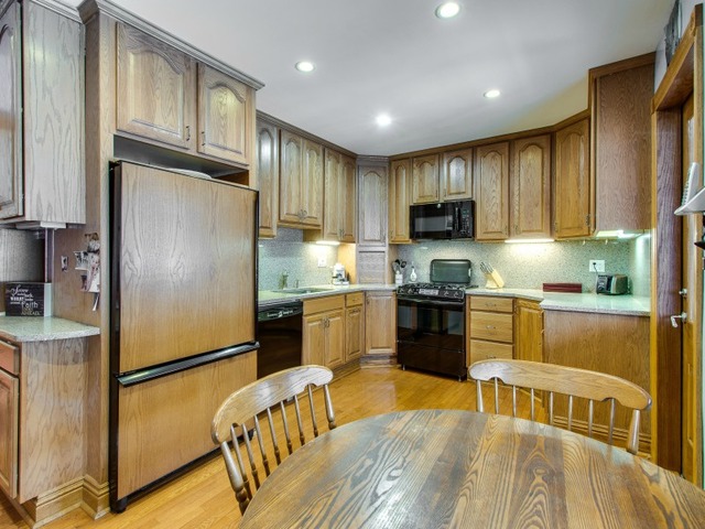 1355 E 50th St, Chicago, IL 60615 photo 8
