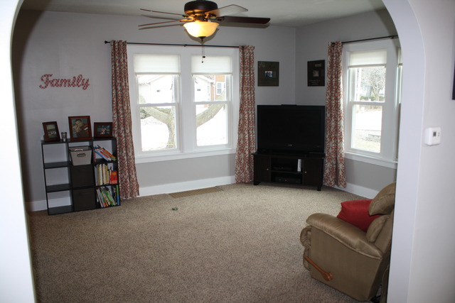 217 E Hamilton Ave, Watseka, IL 60970 photo 6